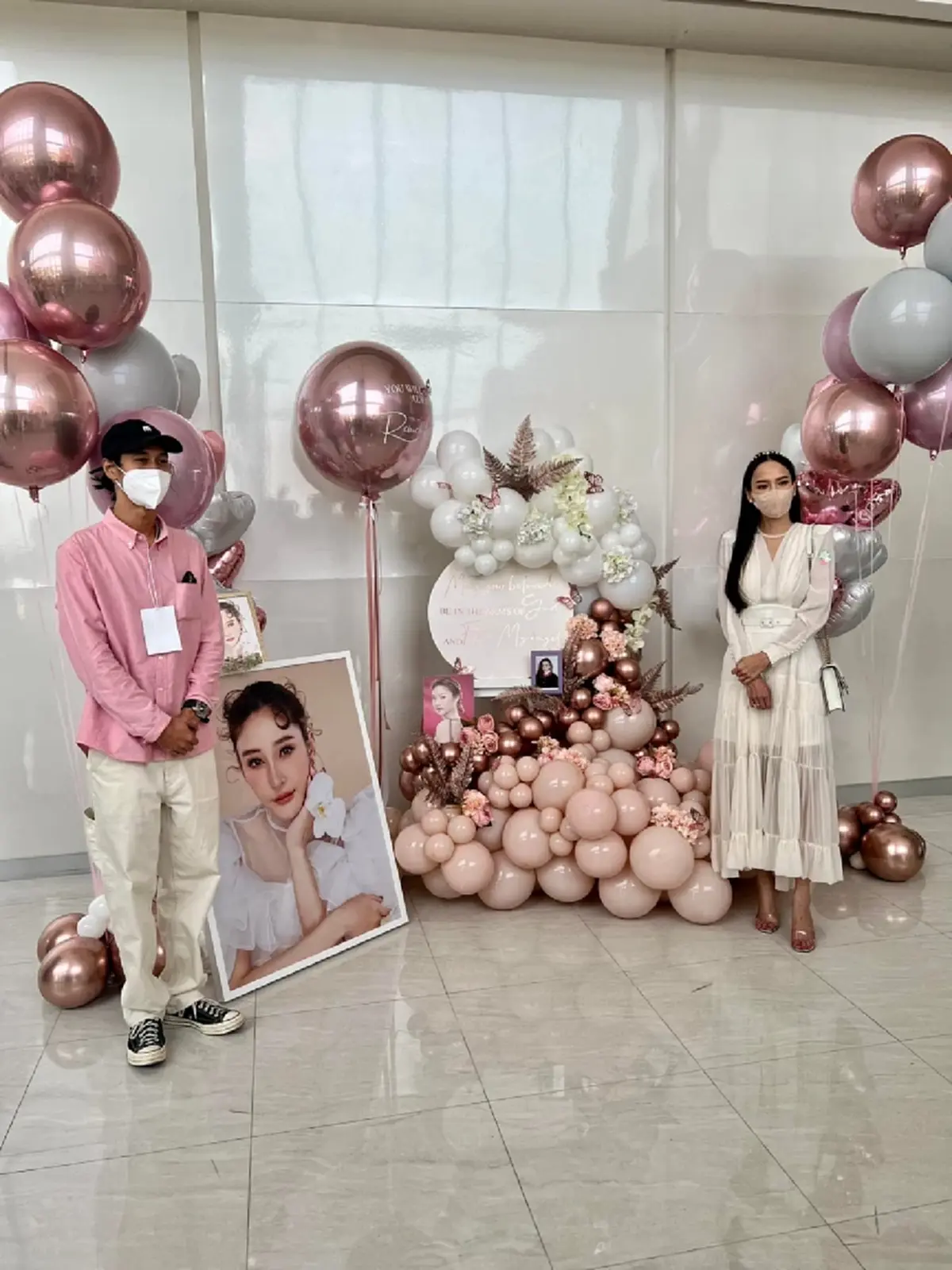 เปิดภาพ เบิร์ด แฟนแตงโม กับแก๊งดาราในงาน ดูนอบน้อมจนชาวเน็ตน้ำตาไหล