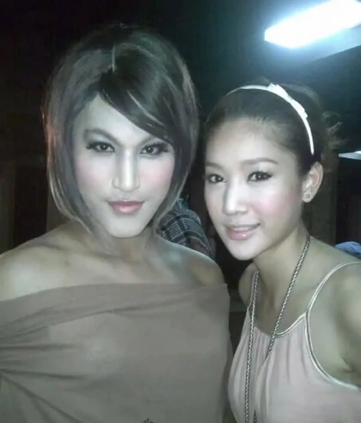 "แอนนา" ยอมพูดแล้ว หลังชาวเน็ตโยง "ชมพู่ อารยา" ไล่ออกจากผับ เป็นคนละเรื่อง