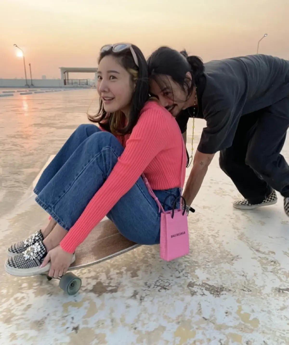 เบิร์ด เคลื่อนไหวถึง แตงโม นิดา กลางดึก / เบิร์ด โพสต์ปริศนากลางดึก / เบิร์ด สตอรี่13 /แตงโมมาหาเบิร์ด