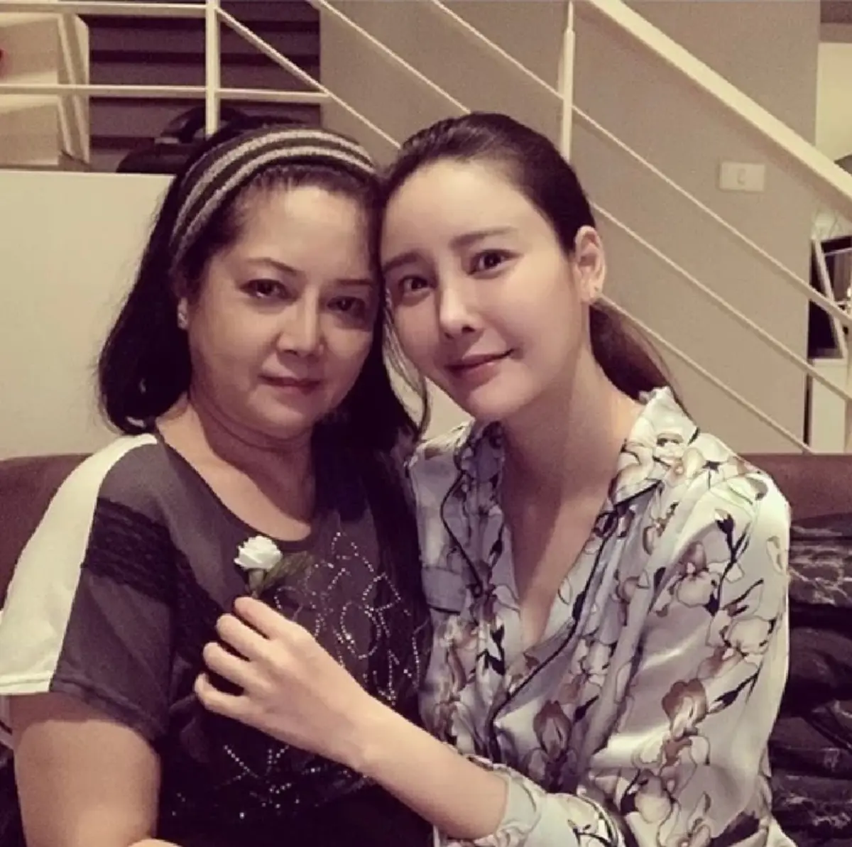 นก จริยา โผล่คำคมถึง แม่แตงโม หมู พิมพ์ผกา โผล่คอมเมนต์ แม่แตงโม นิดา