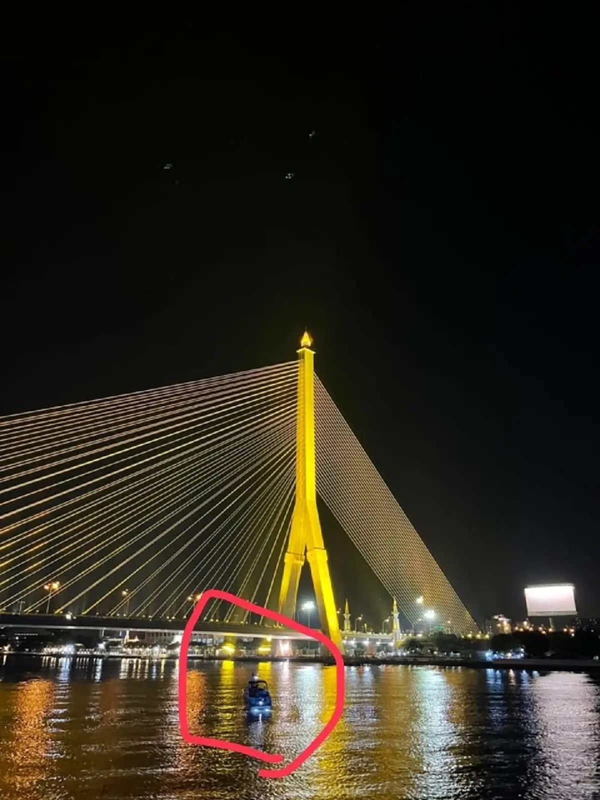 เผยหลักฐานใหม่ ภาพอีกมุม “เรือแตงโม” ผู้หญิงยืนอยู่บนหัวเรือ ในวันเกิดเหตุ