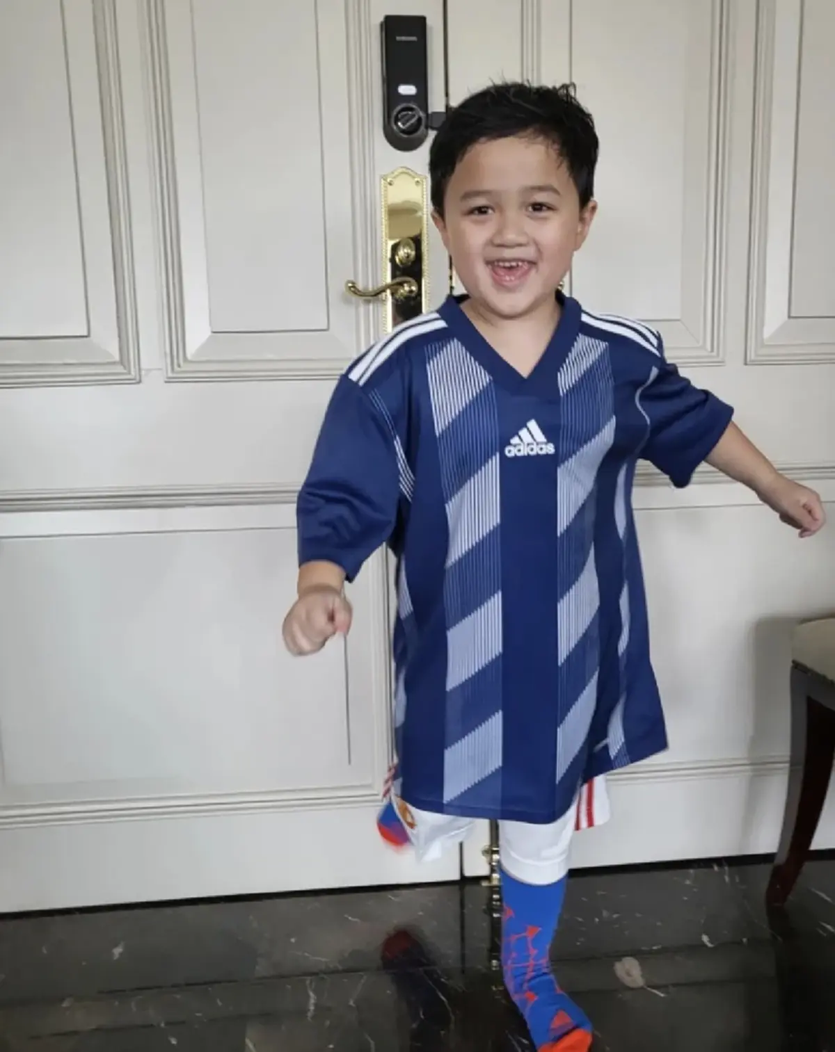 ภาพล่าสุด น้องพายุ ฝาแฝดทายาทหมื่นล้าน น้องพายุ ผอมลง