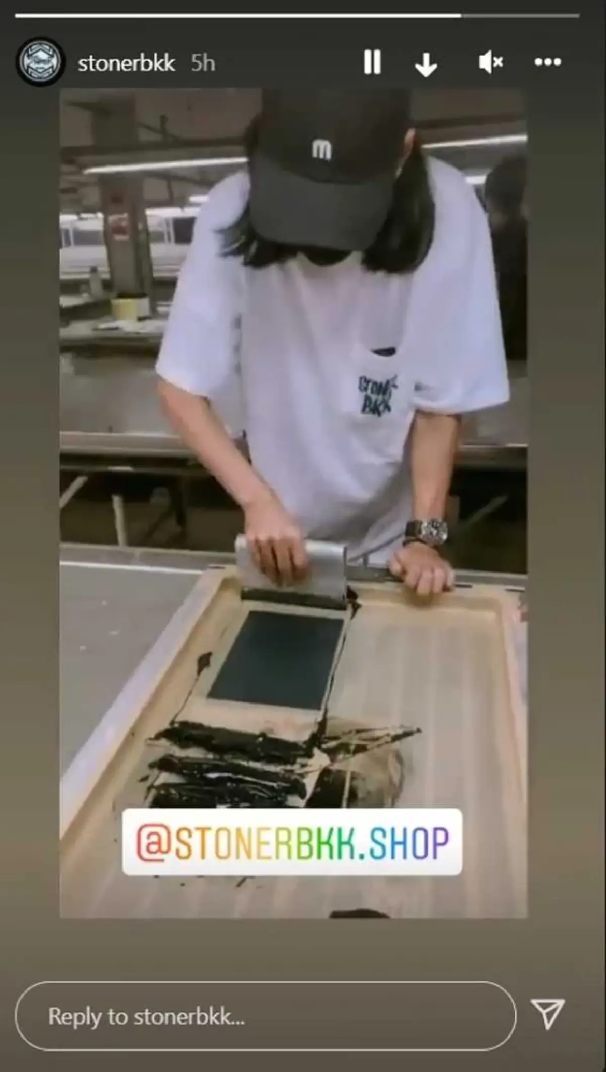 เผยเบื้องหลัง “เบิร์ด” แฟนแตงโม ผลิตเสื้อขาย ทำเองกับมือทุกขั้นตอน