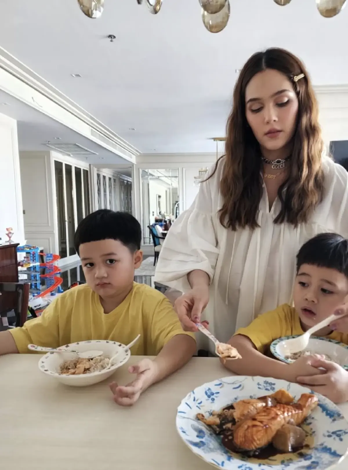 ภาพล่าสุด น้องพายุ ฝาแฝดทายาทหมื่นล้าน น้องพายุ ผอมลง