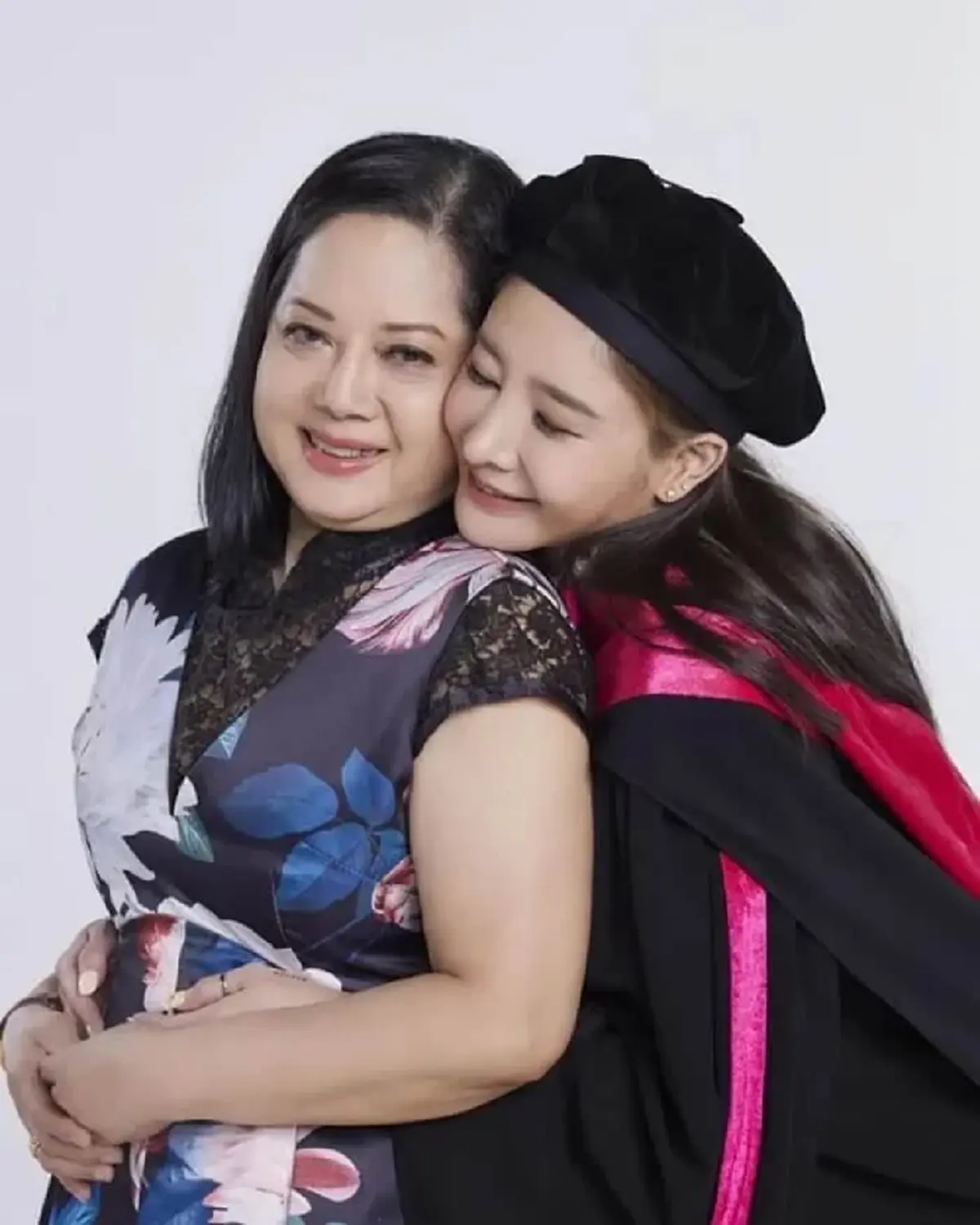 เปิดค่าจ้างที่​ “แม่แตงโม” ยอมจ่ายให้ “ทนายกฤษณะ” หลังสั่งพักงานฟ้าผ่า