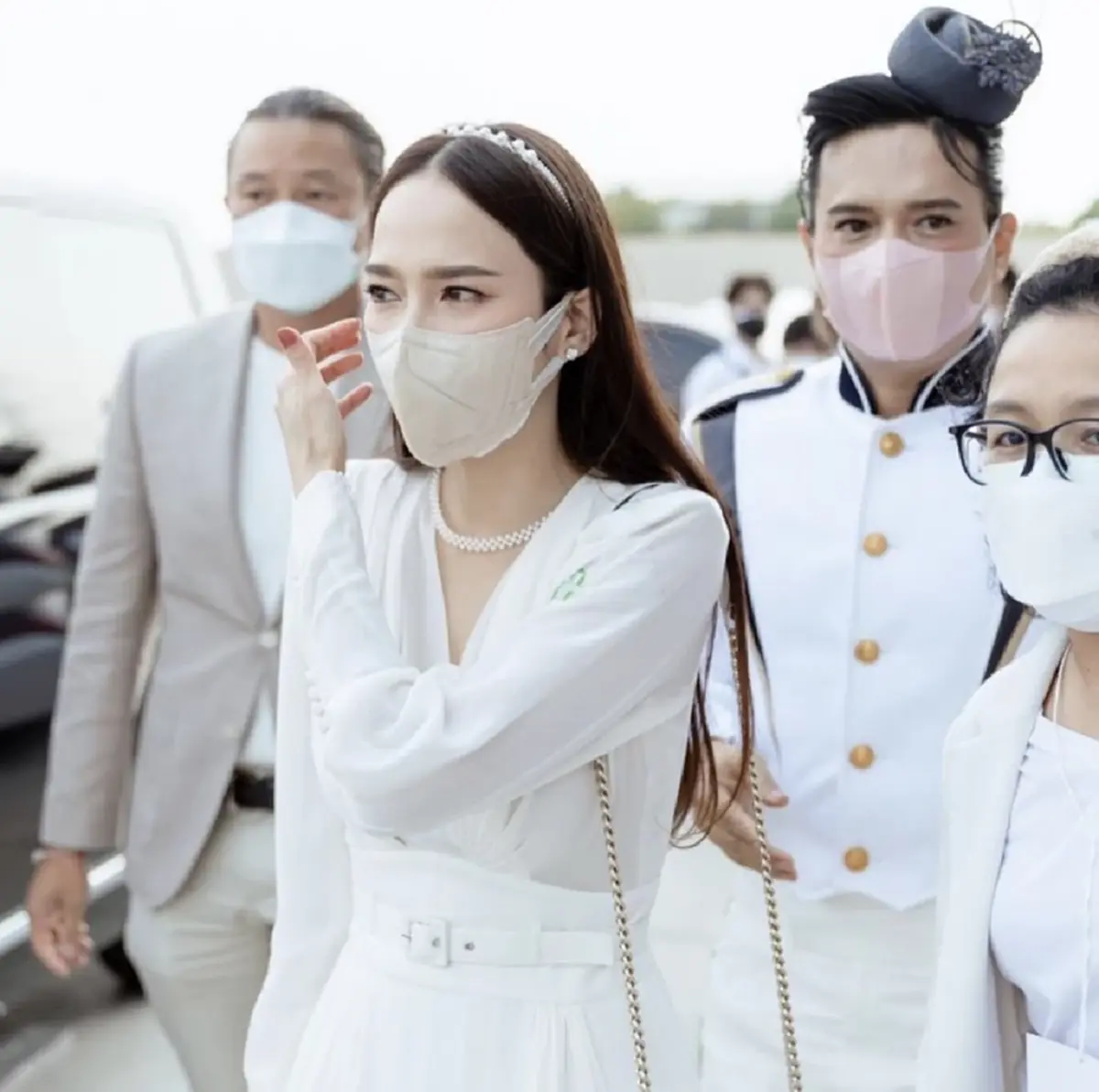 นาที แม่ภนิดา ประกาศเลื่อนเผา แตงโม เสียงปรบมือดังทั่วทั้งงาน แววตา พี่ชายแตงโม มีความสุขมาก