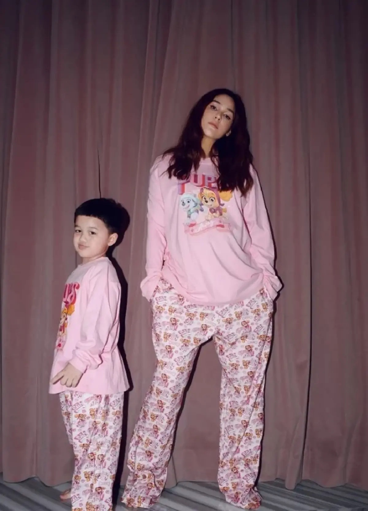 ชมพู่ ถ่ายรูปพร้อมหน้าพร้อมตา / น้องสายฟ้า-น้องพายุ / น้องพายุผอมลง