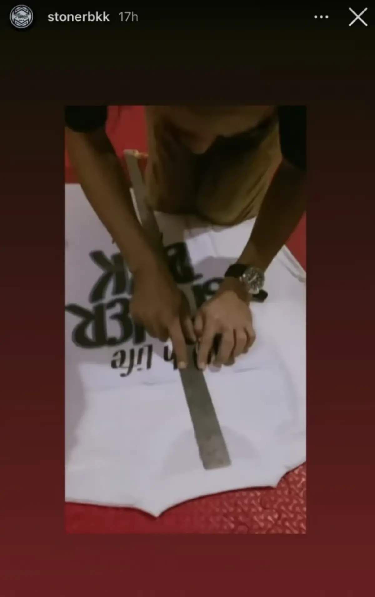 “เบิร์ด” แฟนแตงโม เคลื่อนไหวแล้ว หลังเตรียมเปิดแผง กลับมาขายเสื้ออีกครั้ง