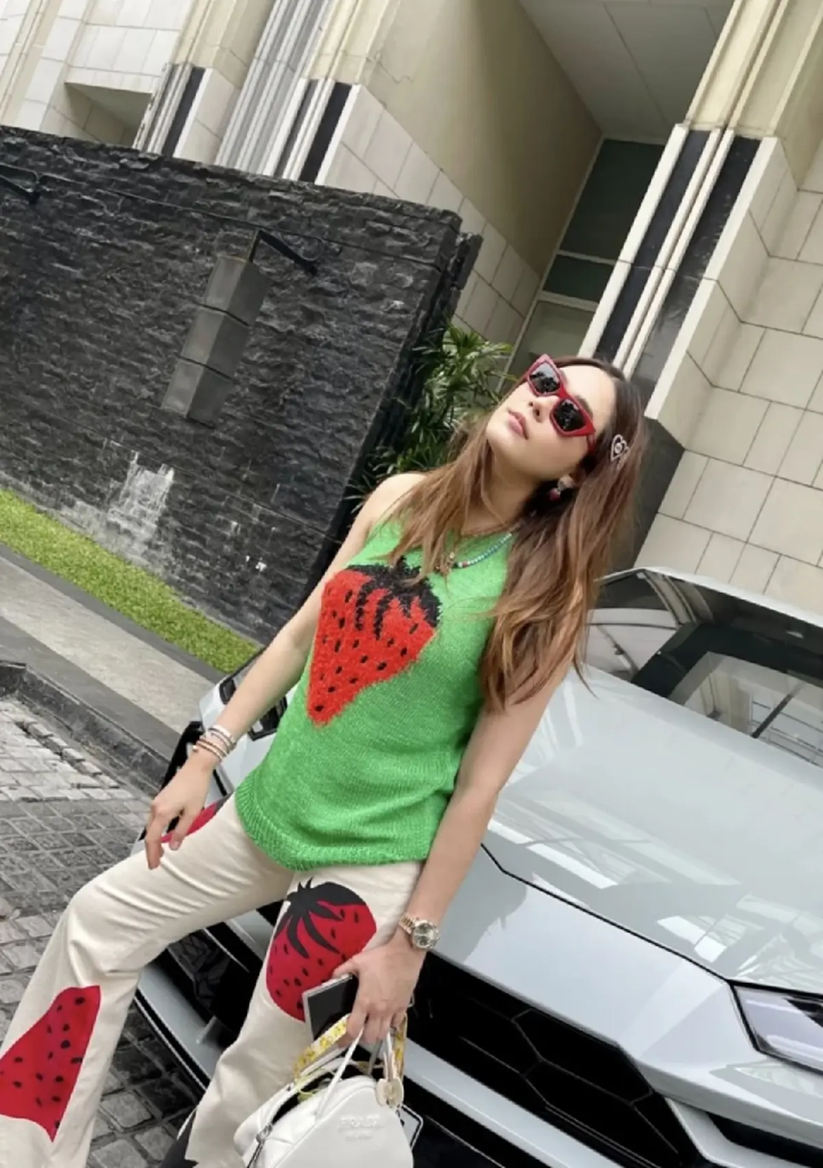 ภาพล่าสุด ชมพู่ อารยา หลังคลอดลูกสาว น้องแอบิเกล 10 วัน / ชมพู่ อารยา หุ่นหลังคลอด