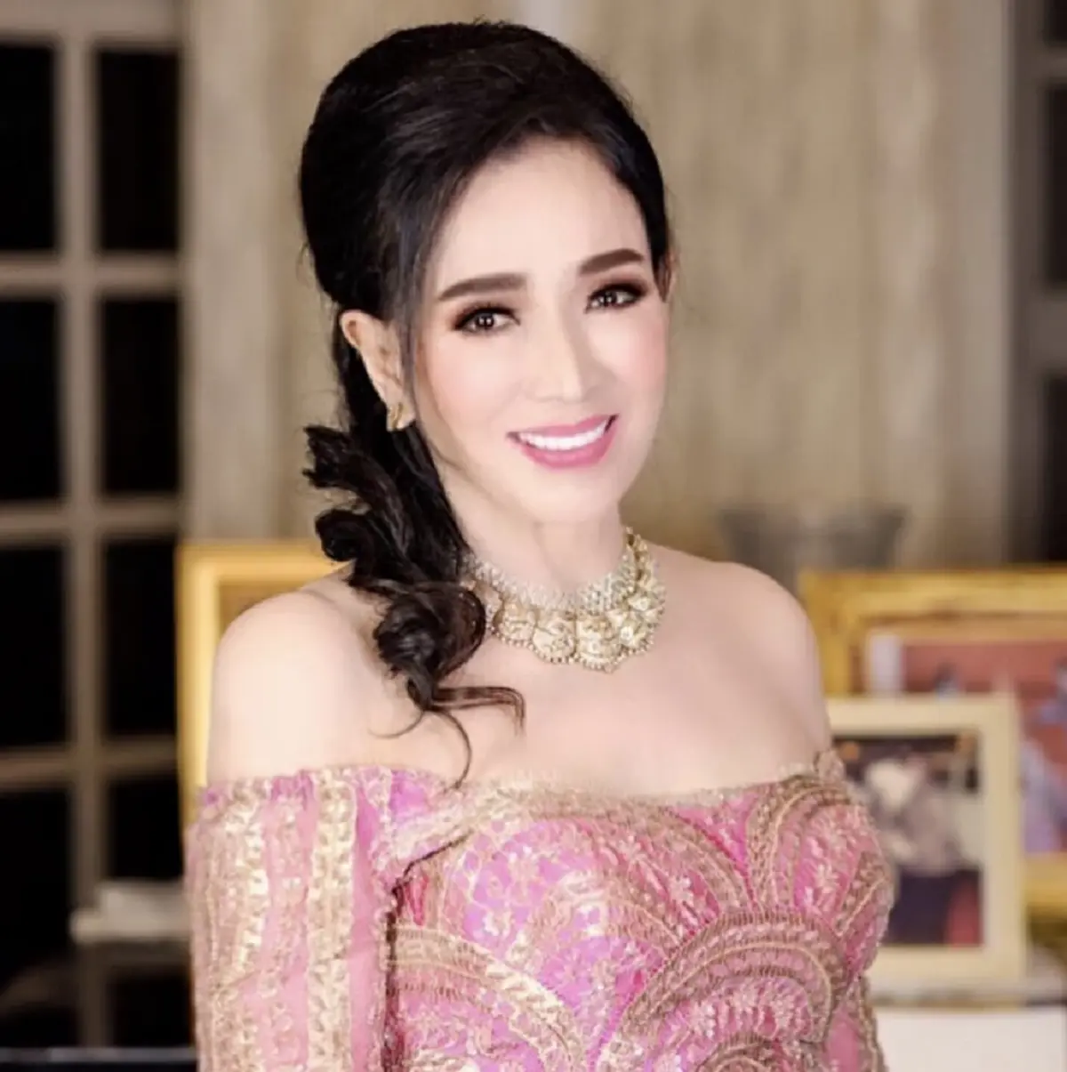  ปุ๊ก อาภัสรา หงสกุล อดใจไม่ไหวโผล่คอมเมนต์ หนูแหม่ม สุริวิภา / ภาพล่าสุด หนูแหม่ม สุริวิภา 