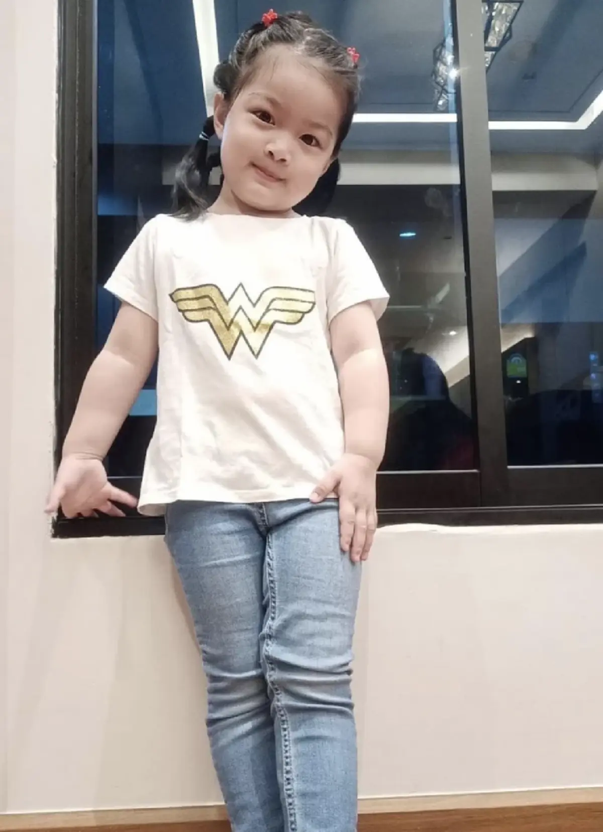 ภาพล่าสุด น้องวีจิ / น้องวีจิ ยิ่งโตยิ่งสวย / น้องวีจิ ถ่ายรูปยืนพ้อยท์ขา