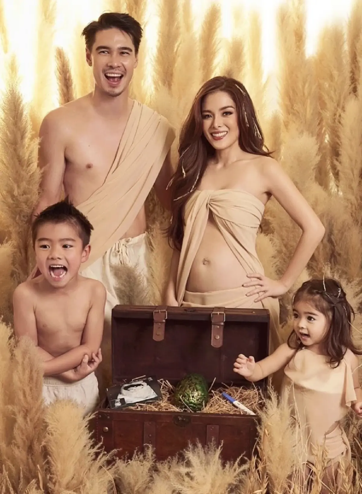  ลิเดีย พูดไม่ออกหลังเห็น น้องเดมี่ แต่งหน้าให้คุณยาย / เดมี่ แต่งหน้าให้ยาย
