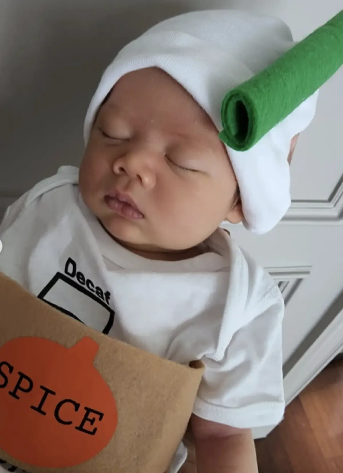 ภาพล่าสุด แอบิเกล ลูกสาว ชมพู่ อารยา น็อต วิศรุต ชาวเน็ตสะดุดตา ขายาว 