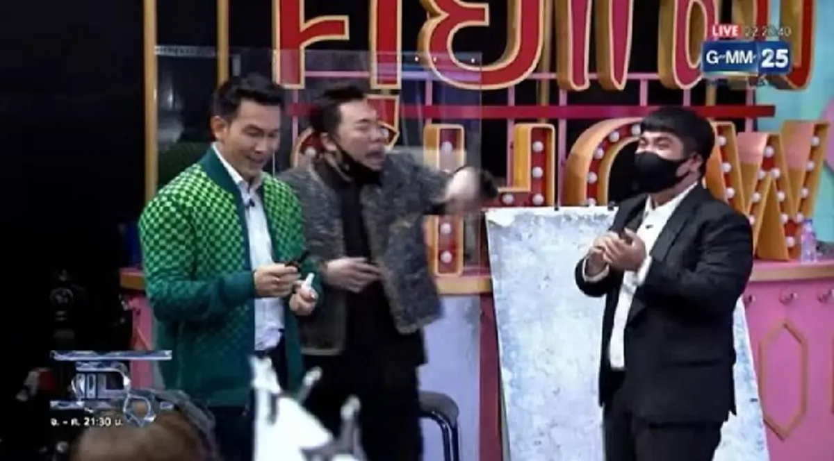 มดดำ ตกใจรู้สัมพันธุ์แท้จริง "อั้ม อธิชาติ"  -  "แก้ว อภิรดี"ก่อนพีกหนักไปอีก