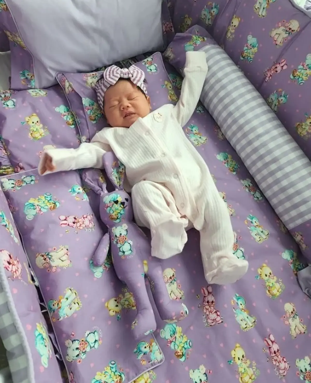 แอบิเกล นมทุเรียน ภาพล่าสุด จ้ำม่ำ น่ารัก ลูกสาวชมพู่ อารยา 