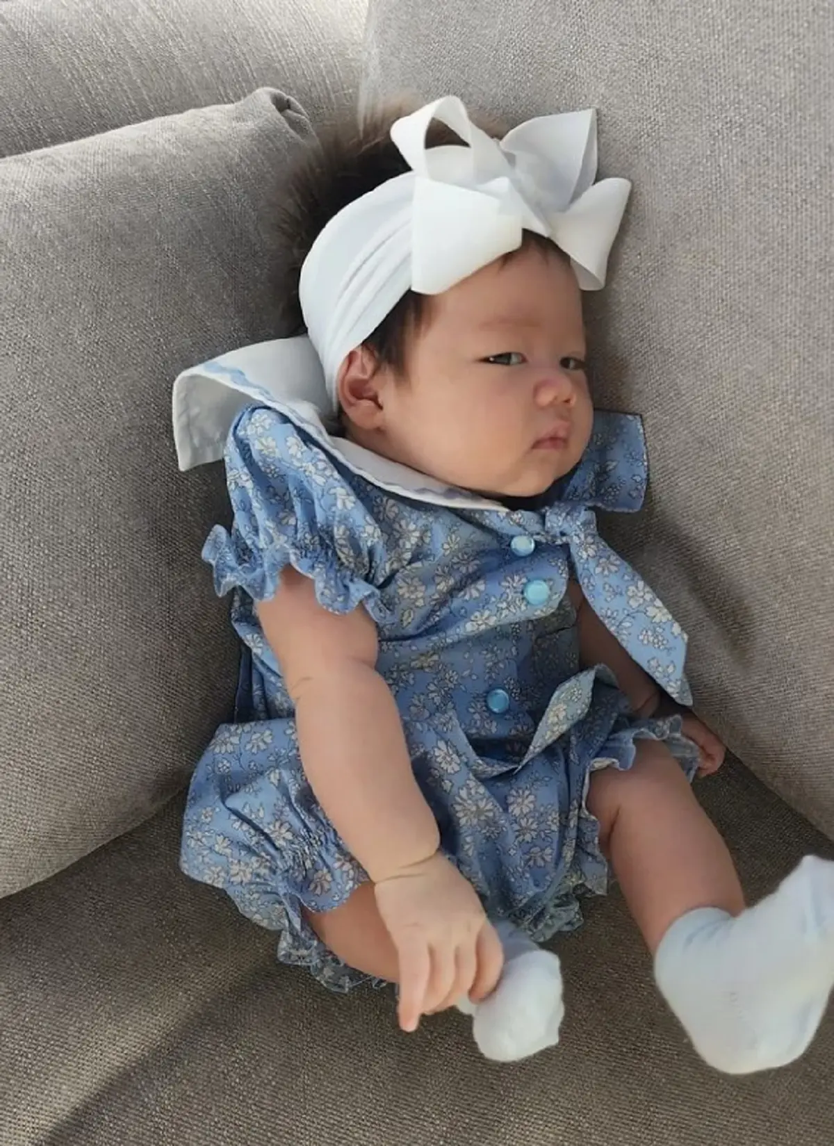  ส่องภาพล่าสุด  น้องแอบิเกล คิ้วสีทอง 