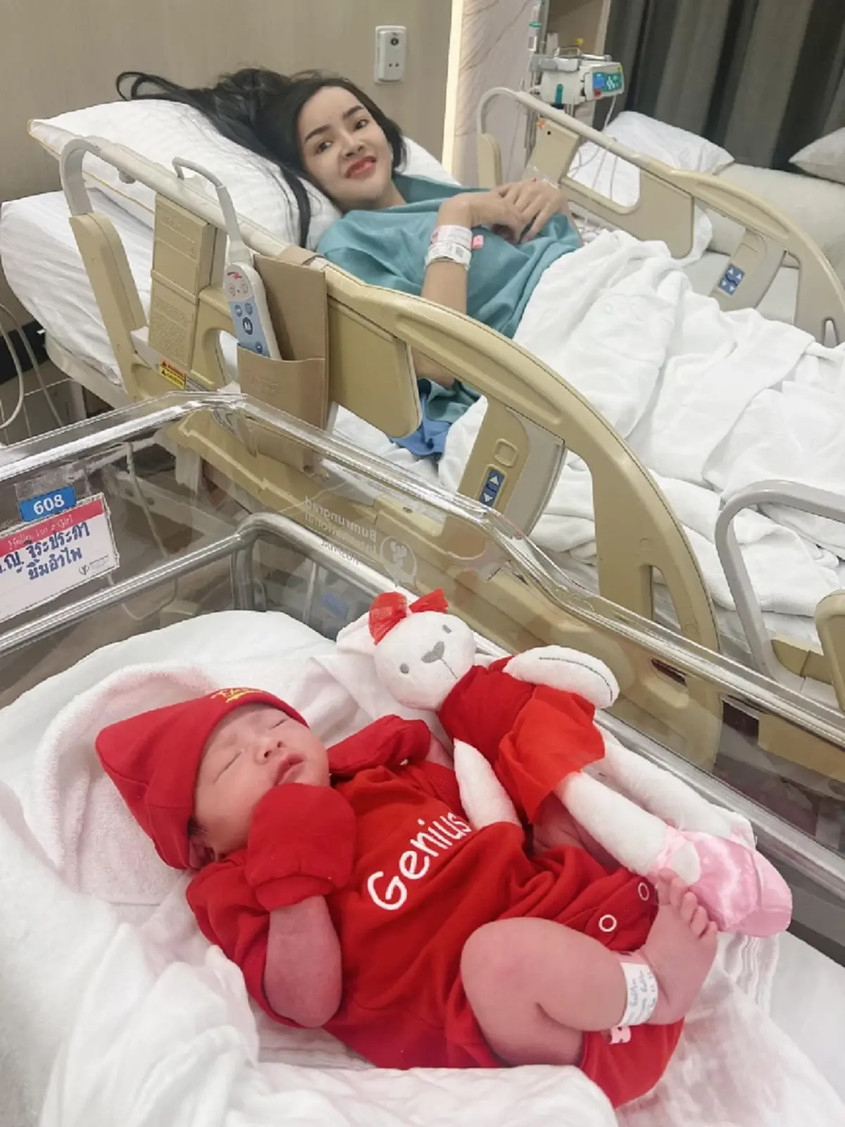 เก่ง ลายพราง น้องจอย ภรรยา คลอดลูกสาว คลอดลูก ชื่อเล่น น้องจีเนียส