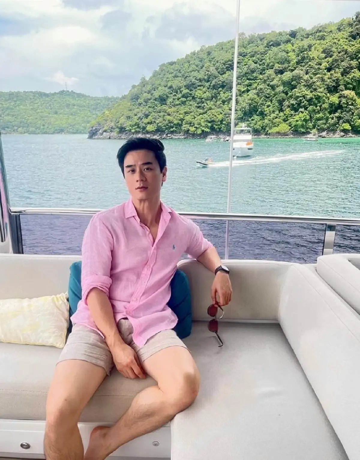 สะดุดตาความหล่อ น็อต วิศรุต / น็อต วิศรุต นั่งเรือยอชท์