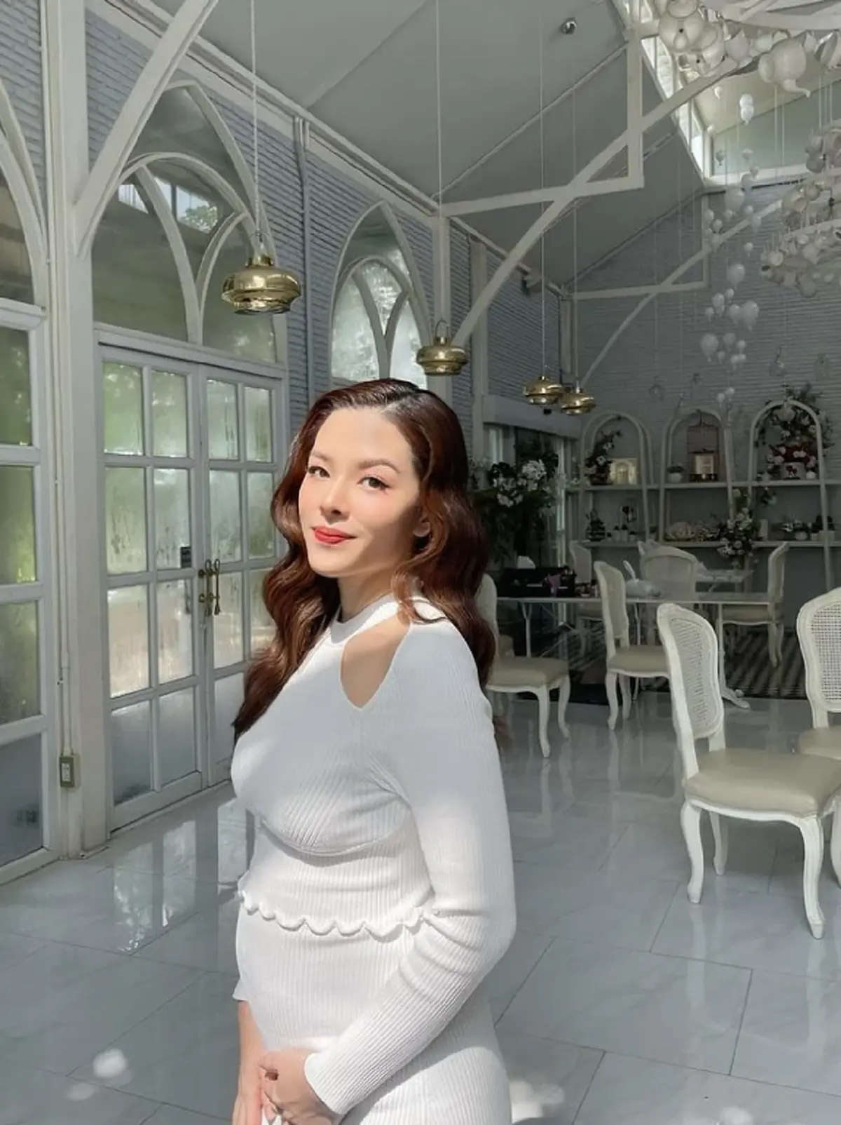 ส่องภาพล่าสุด  ลิเดีย ตั้งท้องทายาทคนที่ 3 สวย เปล่งปลั่ง กว่าเดิมมาก 