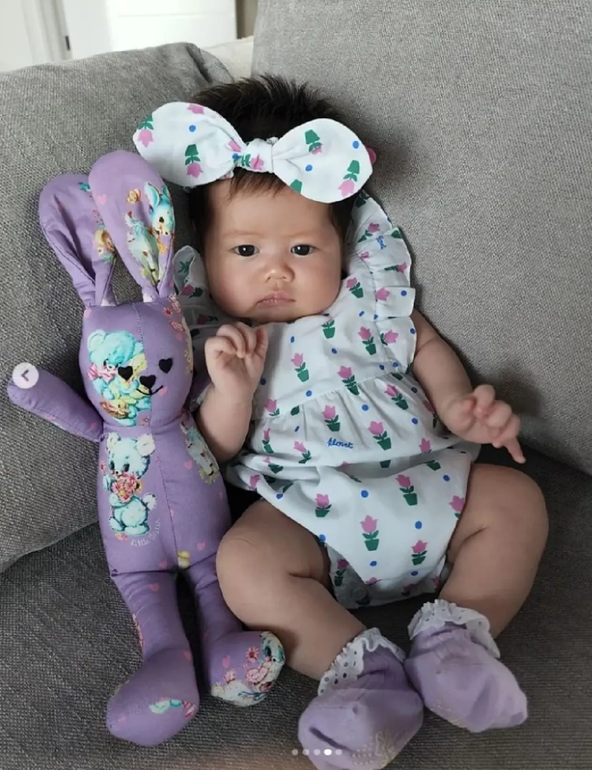  “น้องแอบิเกล” ลูกสาว “ชมพู่ อารยา” ในวัย 2 เดือน คิ้วสีทอง หน้าออกฝรั่ง