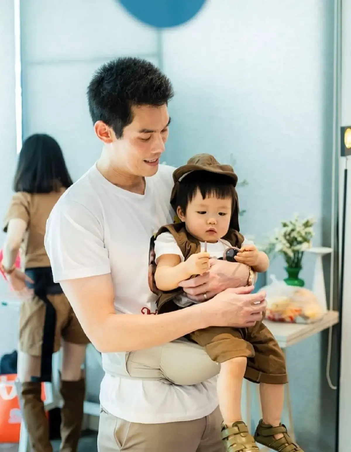 กันต์ กันตถาวร อวดโฉมลูกชาย น้องพร้อม น่ารัก โตเเล้วหล่อ 