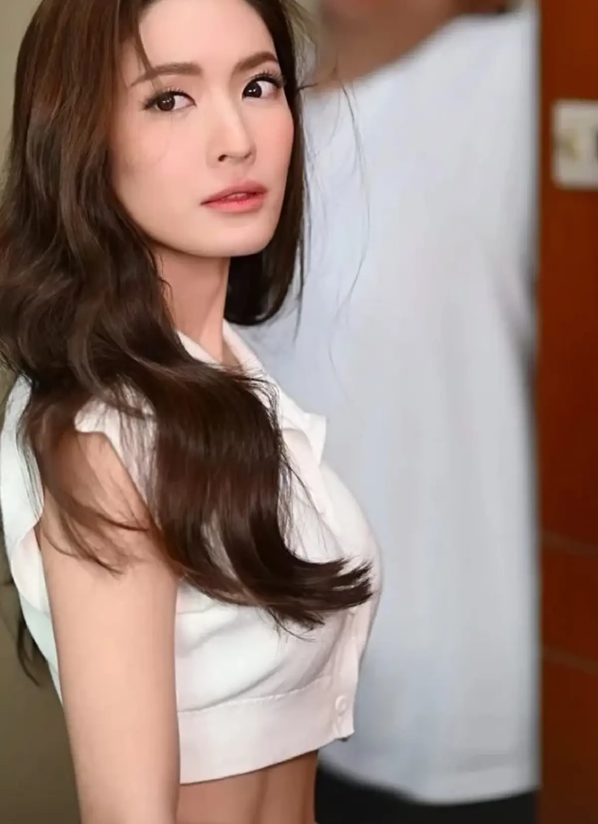 แอฟ ทักษอร โชว์แซ่บกับเสื้อเอวลอย