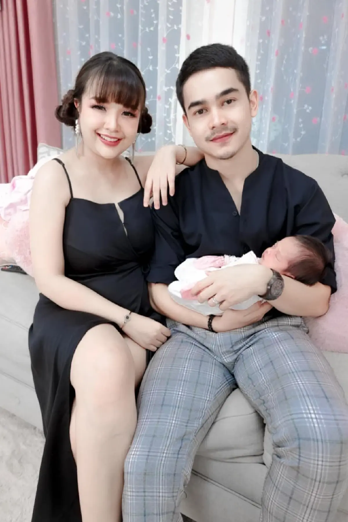  เจนนี่ ได้หมดถ้าสดชื่น ยิว  อุ้มลูกสาว น้องยูจิน ถ่ายภาพครอบครัว 