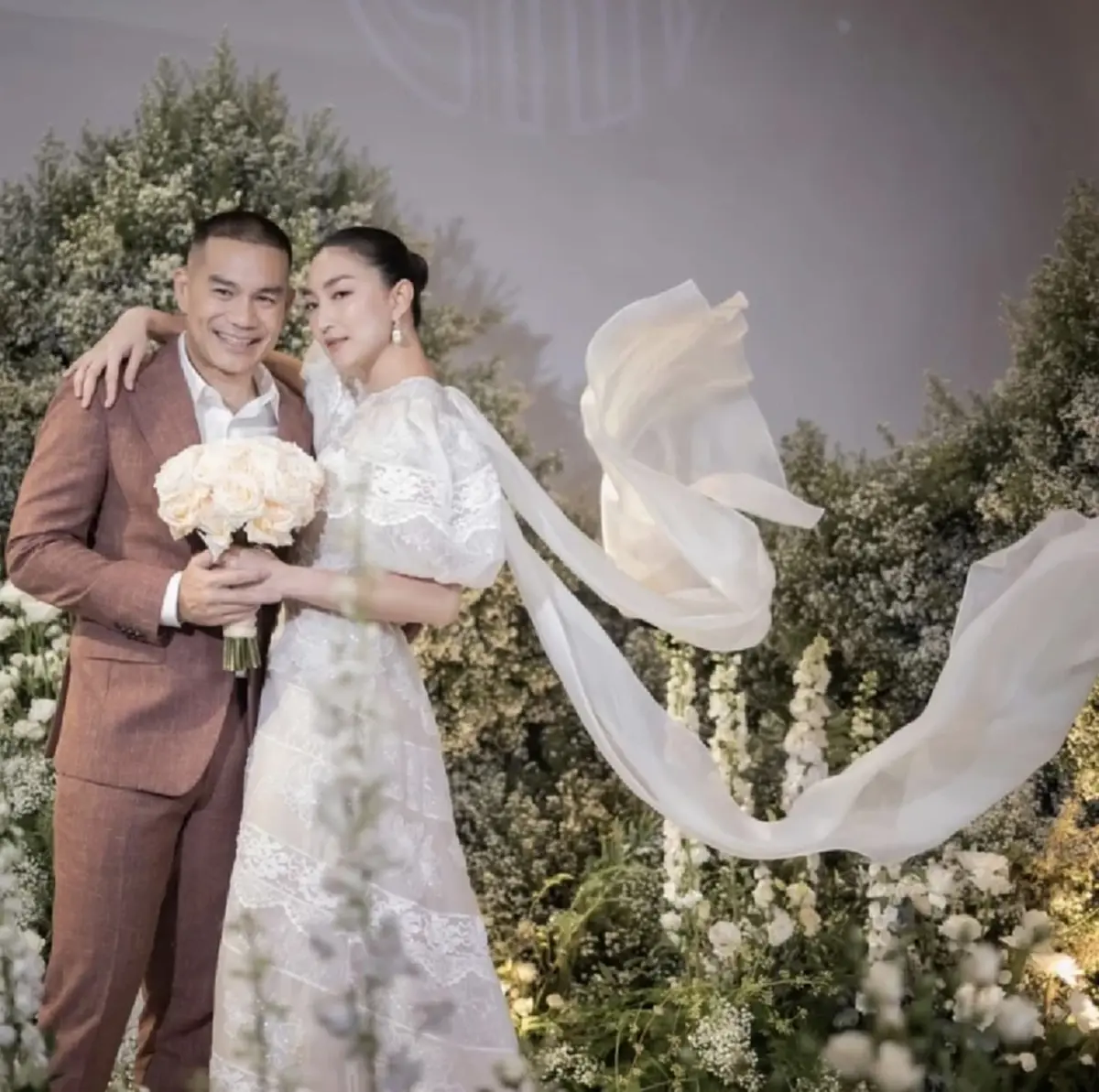 แพนเค้ก เขมนิจ พาครอบครัวทำบุญ หลังแต่งงาน เจ้าสาวป้ายแดงสวยละมุนมาก