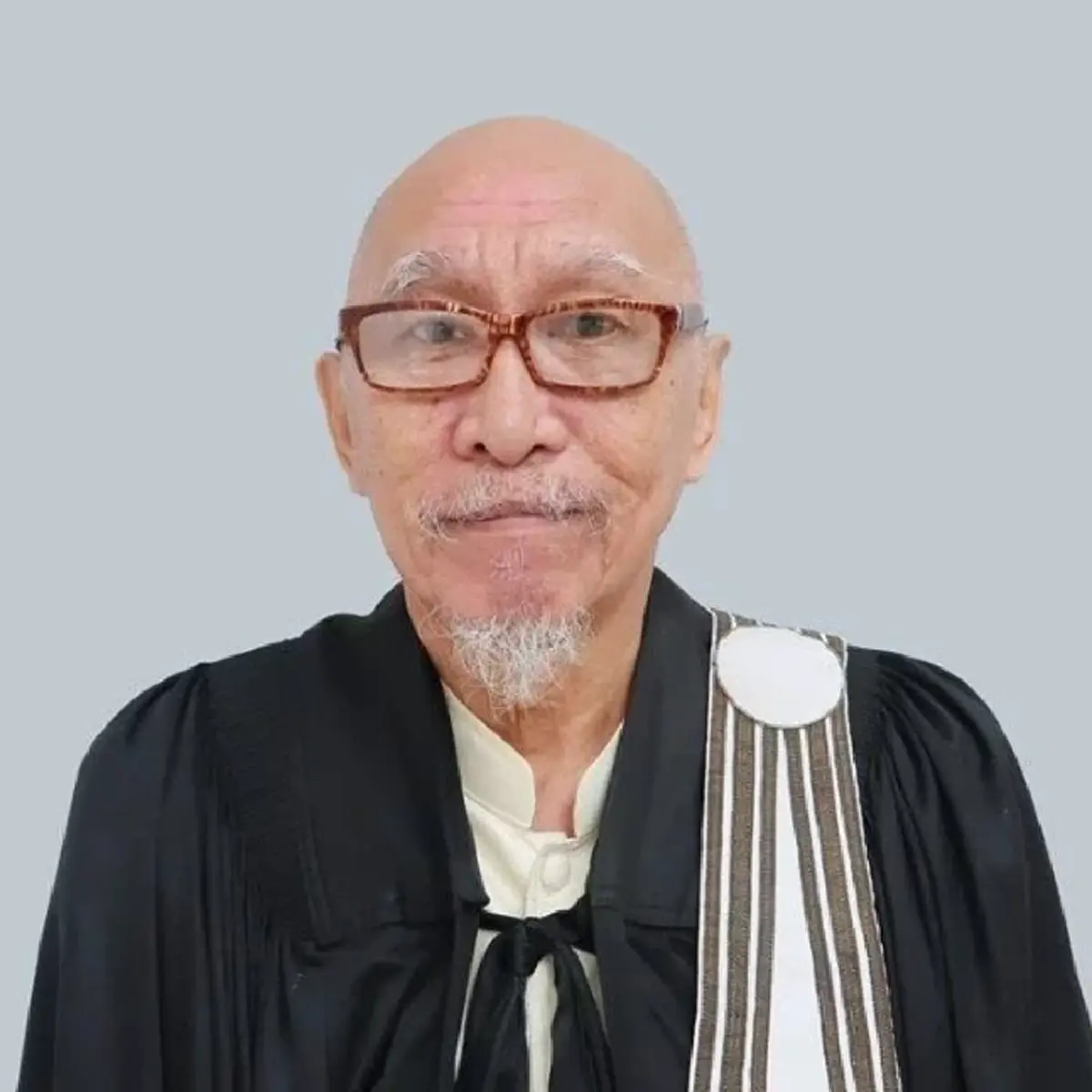 อดีตผู้พิพากษา โพสต์ถึงทนายเดชา ทิ้งท้ายเจ็บคุกมีไว้ขังคนรวยและโง่