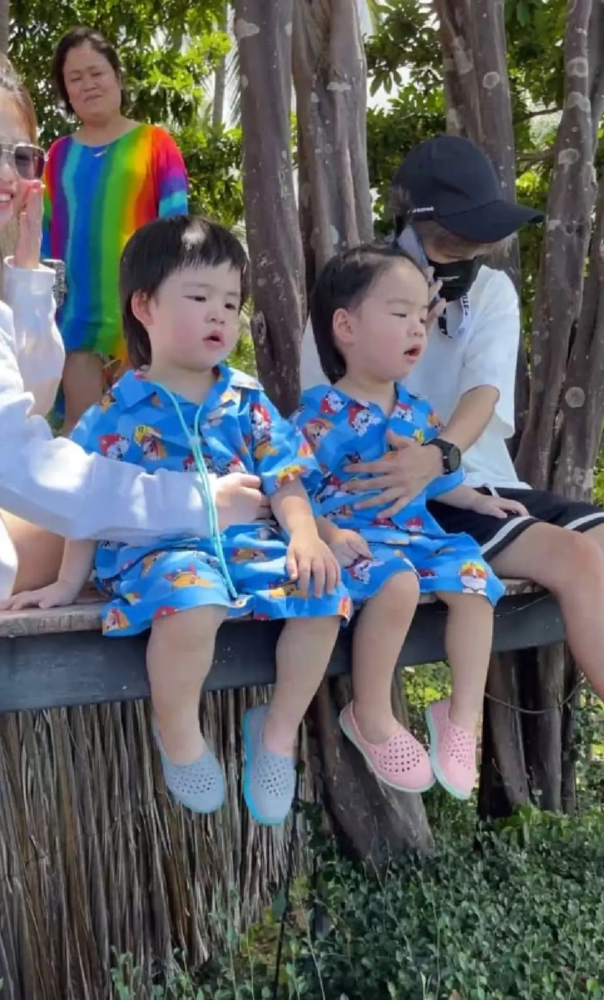 บีม กวี-ออย พาลูกแฝด น้องธีร์-น้องพีร์ เที่ยวเกาะสมุย