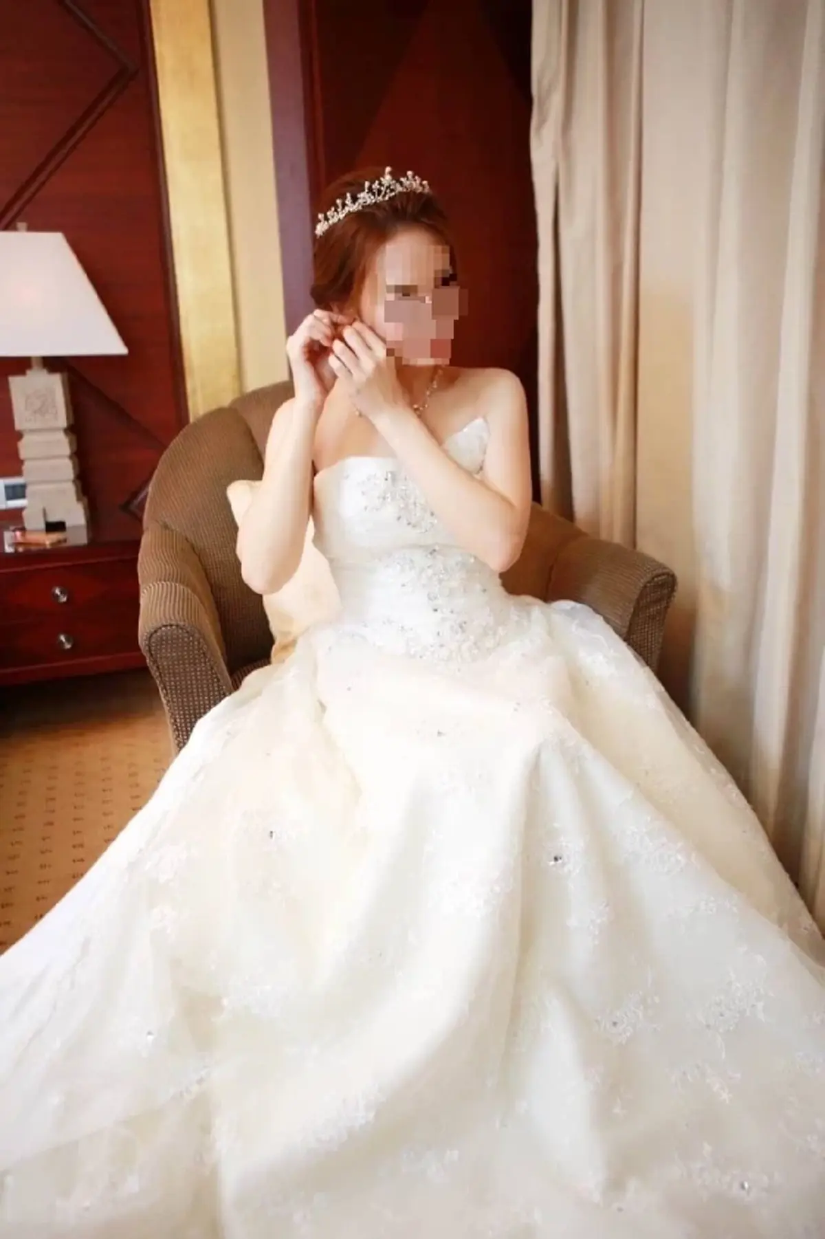 ฉาวสนั่น  หมอชื่อดัง เล่นชู้ สาวบริษัทยา เมียจับได้ฟ้องแหลกลาญ