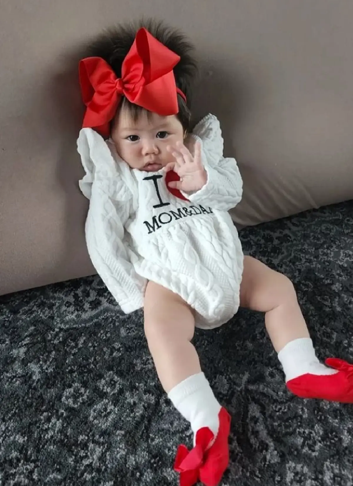น้องแอบิเกล ลูกสาว ชมพู่ อารยา ภาพล่าสุด 