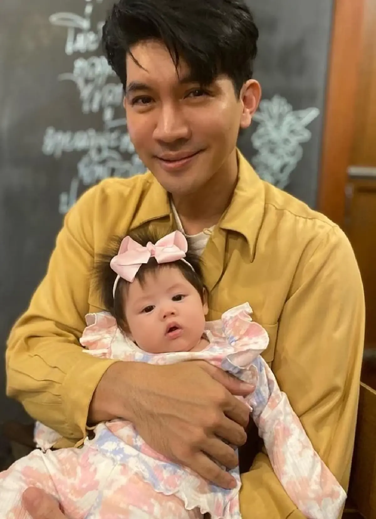 ชมพู่-น็อต เป็นเจ้ามือเลี้ยงข้าว ลุงเคน-ป้าหน่อยเจอ น้องแอบิเกล น่ารักมาก