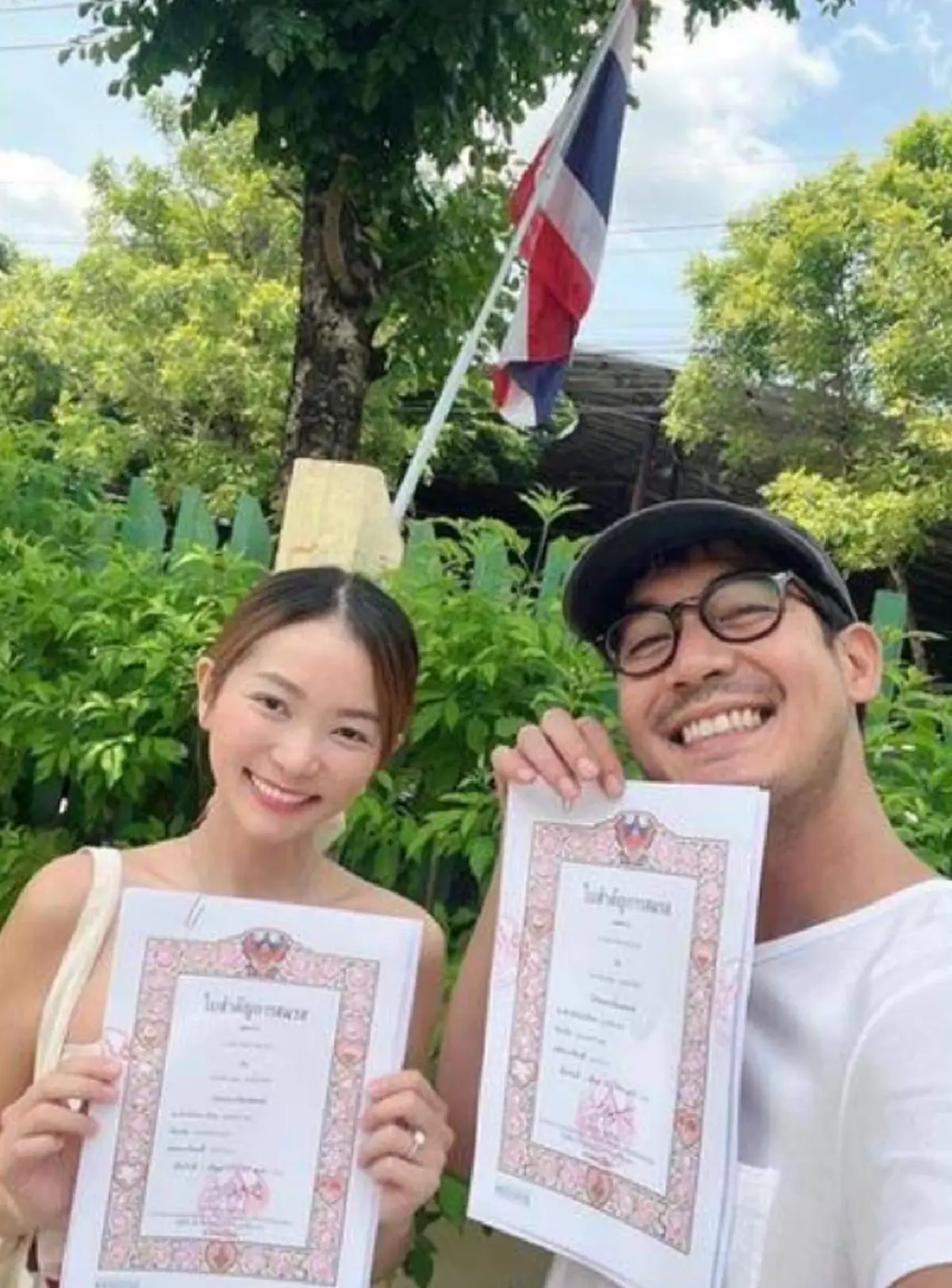 แม่เวียร์  โพสต์ข้อความถึง ลูกชาย -  วิกกี้ หลังโชว์ภาพจดทะเบียนสมรส