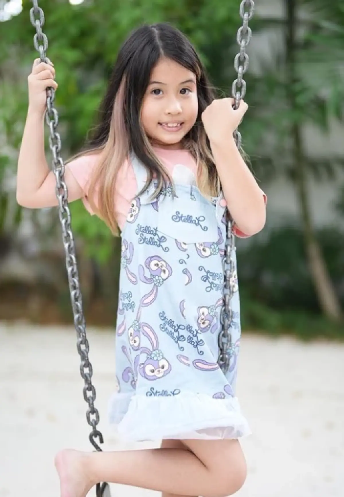 เมย์ ปทิดา โพสต์รูปภาพลูกสาว น้องมายู นั่งวาดรูปแบบเผลอๆแต่สวยมาก