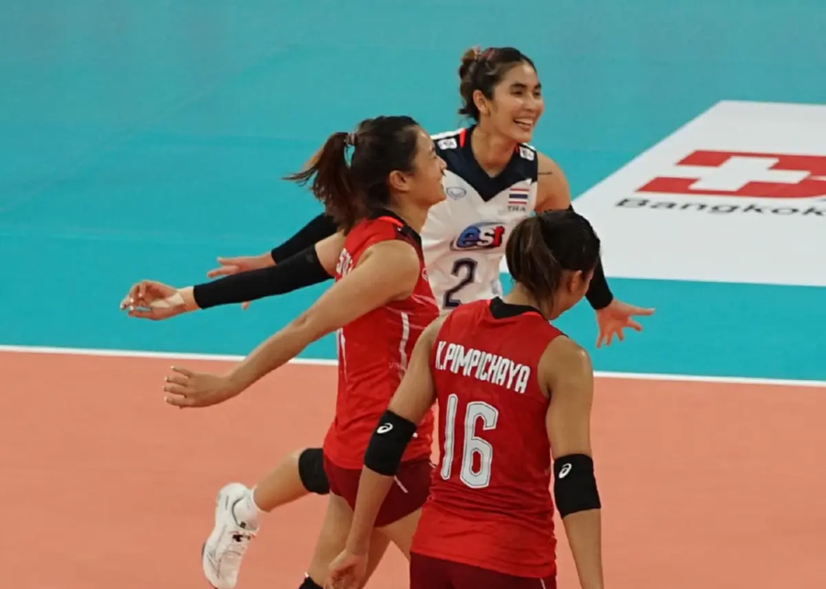 ควันหลงวอลเลย์บอลหญิง อีกช็อตเดือด โค้ชด่วน ถามลูกทีมเสียงดังลั่นสนามแข่ง ปล่อยให้ เวียดนาม ทำแต้มมีความหวัง