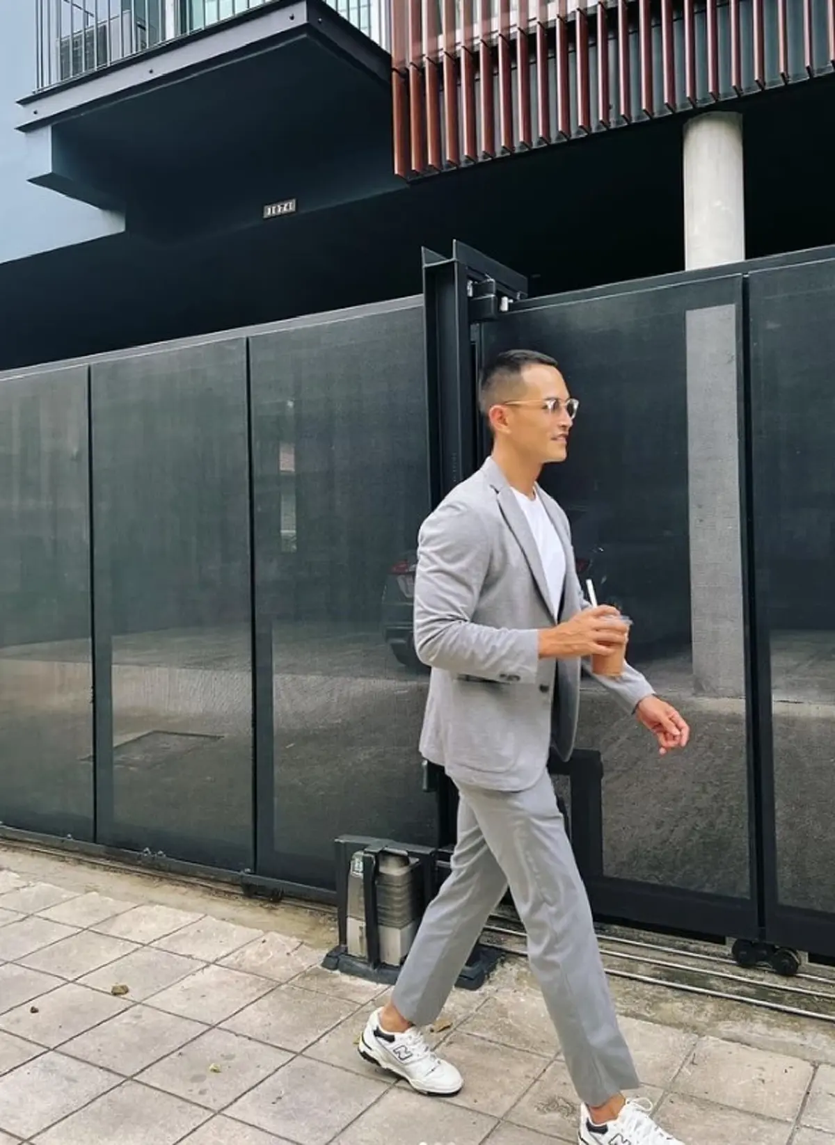 สงกรานต์ เตชะณรงต์ อวดลุคใหม่ใส่สูทโอโห้ลุคนี้ไอจีแทบแตก