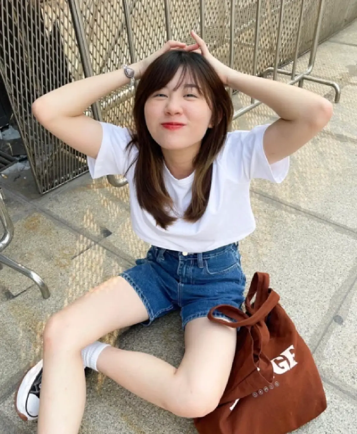 ด่วน เบล วริศรา เจ้าของเพลงฮิต เอาปากกามาวง  ประสบอุบัติเหตุทางท้องถนน