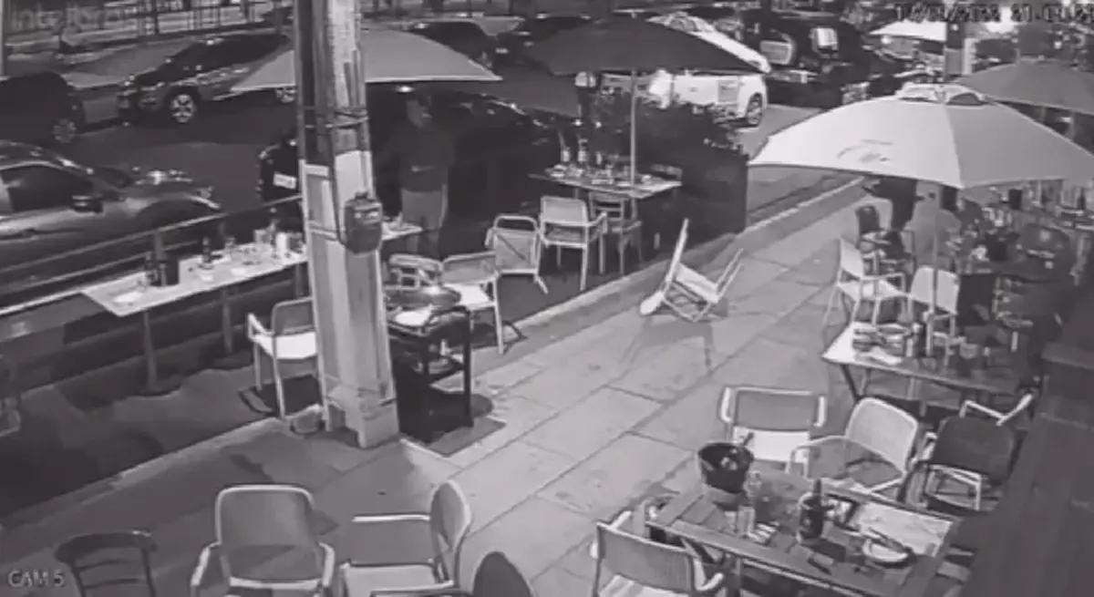 ลูกค้าตาตื่น เจอคนวิ่งผ่าน วิ่งตามยกร้าน นึกว่าตีกัน รู้ความจริงอายหนักมาก