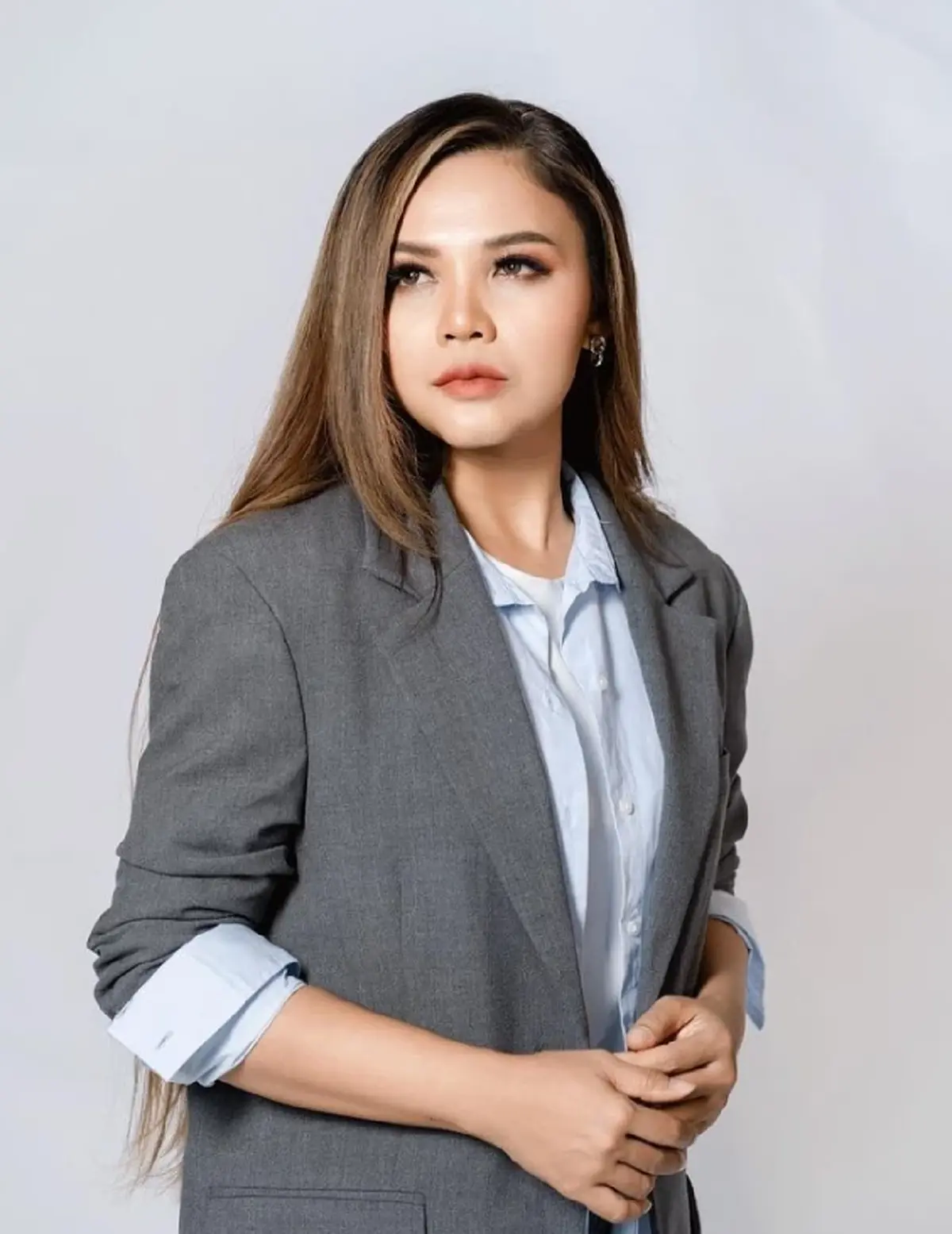 ตั๊กแตน ชลดา ช่างแต่งหน้า ของขวัญ วันเกิด กระเป๋าแบรนด์หรู 