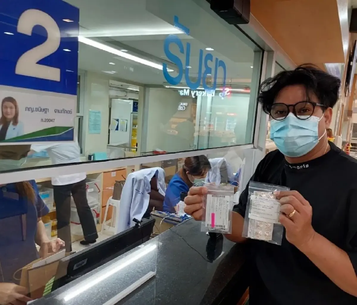 โหน่ง ชะชะช่า โทรหา นุ้ย เชิญยิ้ม / นุ้ย เชิญยิ้ม ป่วย