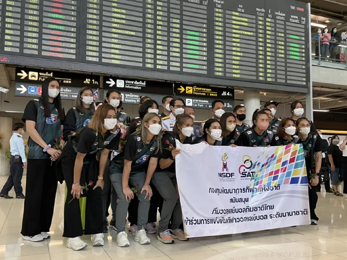 ทัพตบสาวไทยกลับถึงบ้าน ภูมิใจผลงาน เตรียมกลยุทธ์ด่านใหญ่ ชิงตั๋วโอลิมปิก!