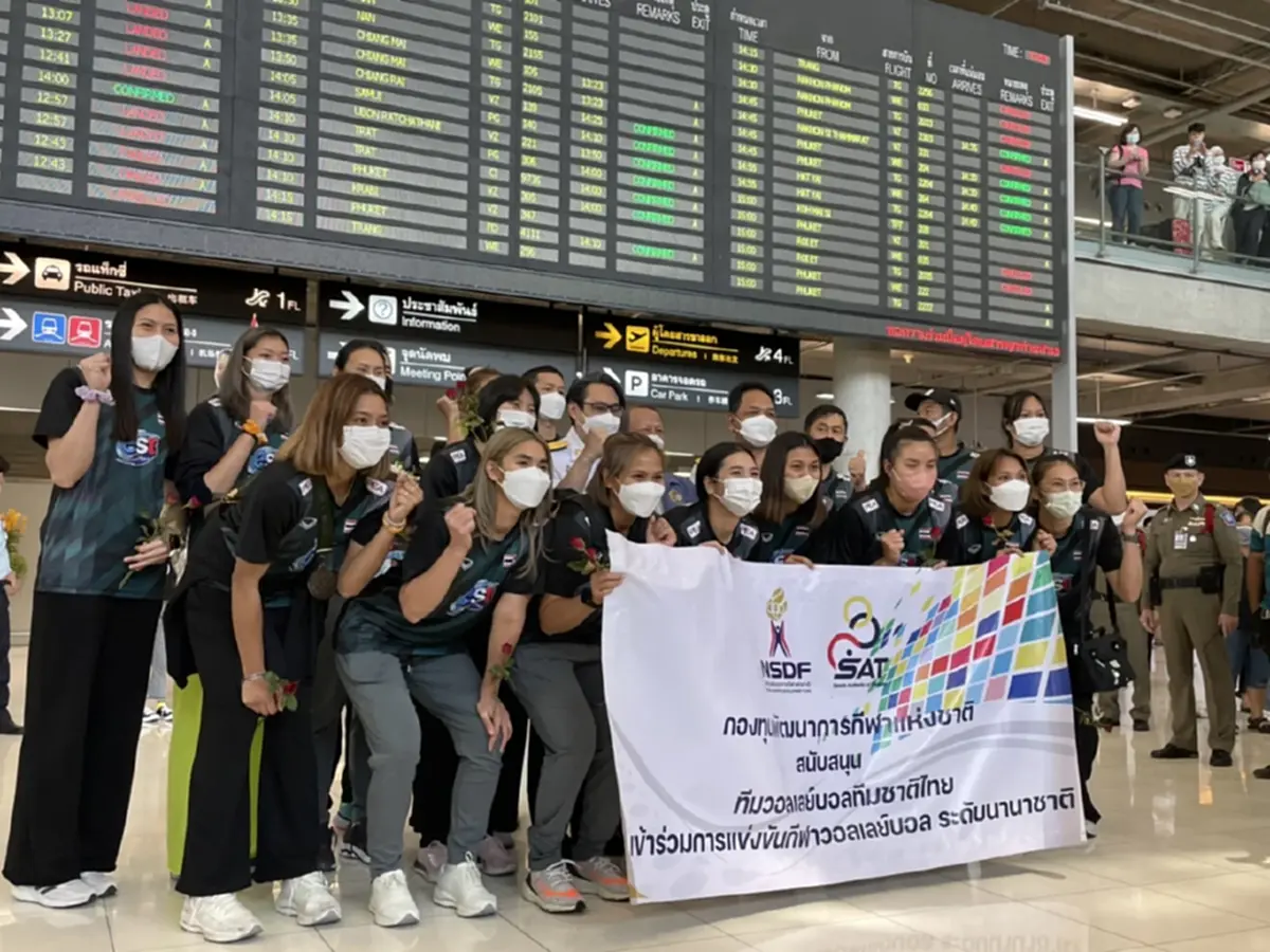 ทัพตบสาวไทยกลับถึงบ้าน ภูมิใจผลงาน เตรียมกลยุทธ์ด่านใหญ่ ชิงตั๋วโอลิมปิก!