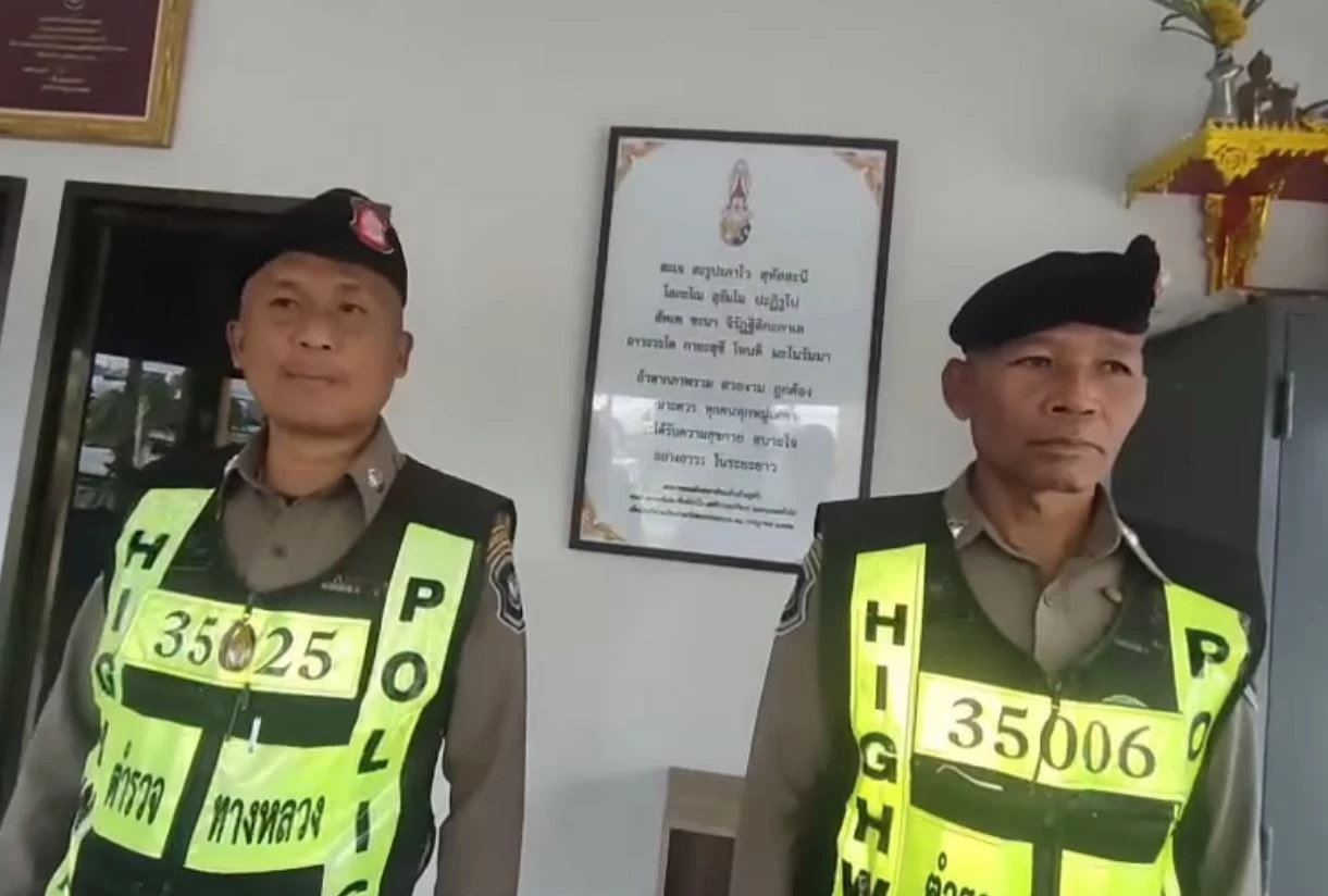 เผยโฉมตำรวจทางหลวงนาดี ช่วยคนขับรถบรรทุกลืมลูก นำลูกชายส่งคืนสู้อ้อมกอด