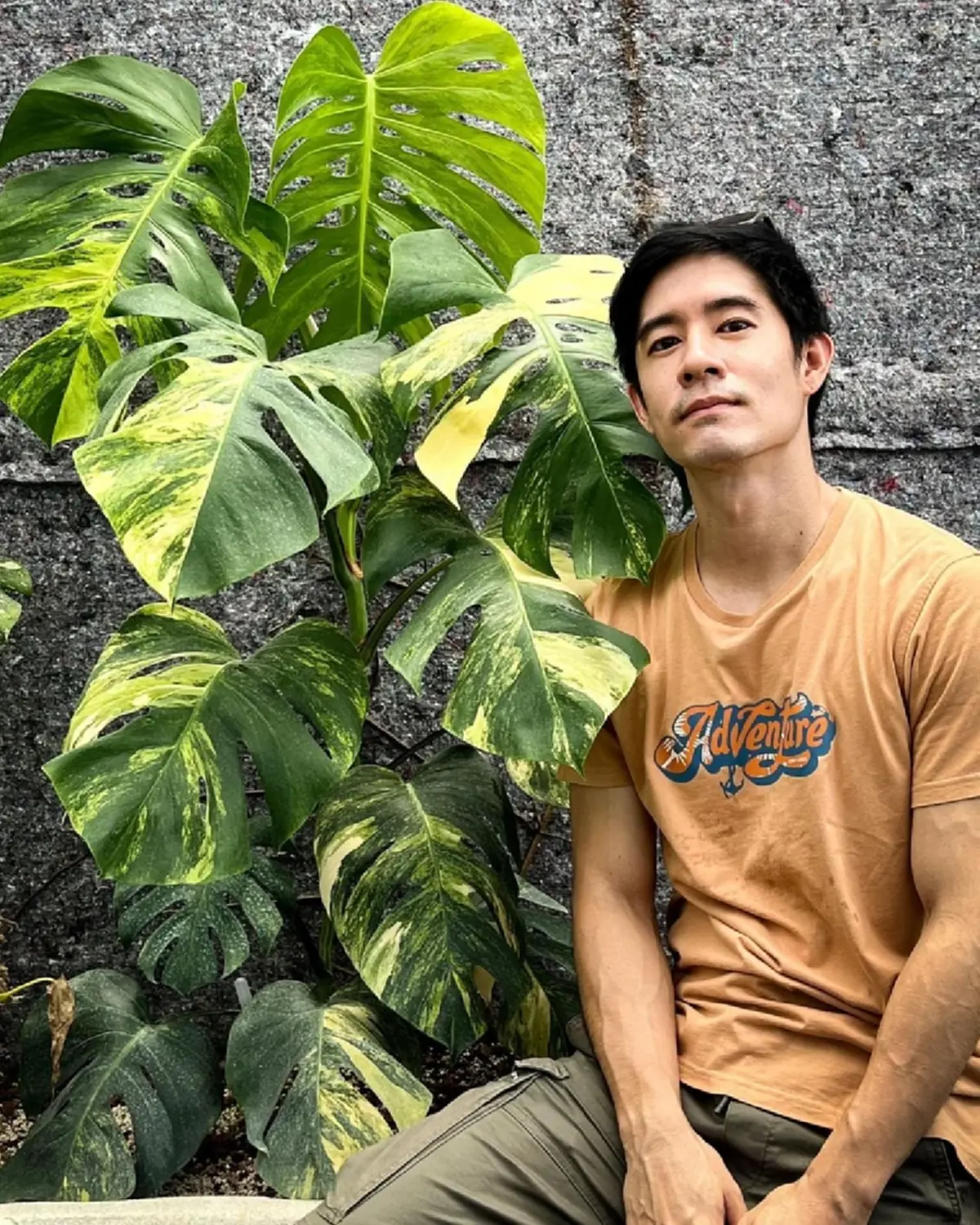 ใครกันนะ อัค อัครัฐ โดนนักแสดงรุ่นใหญ่ตบกลางกอง ซัดเต็มแรงเข้าที่กกหู