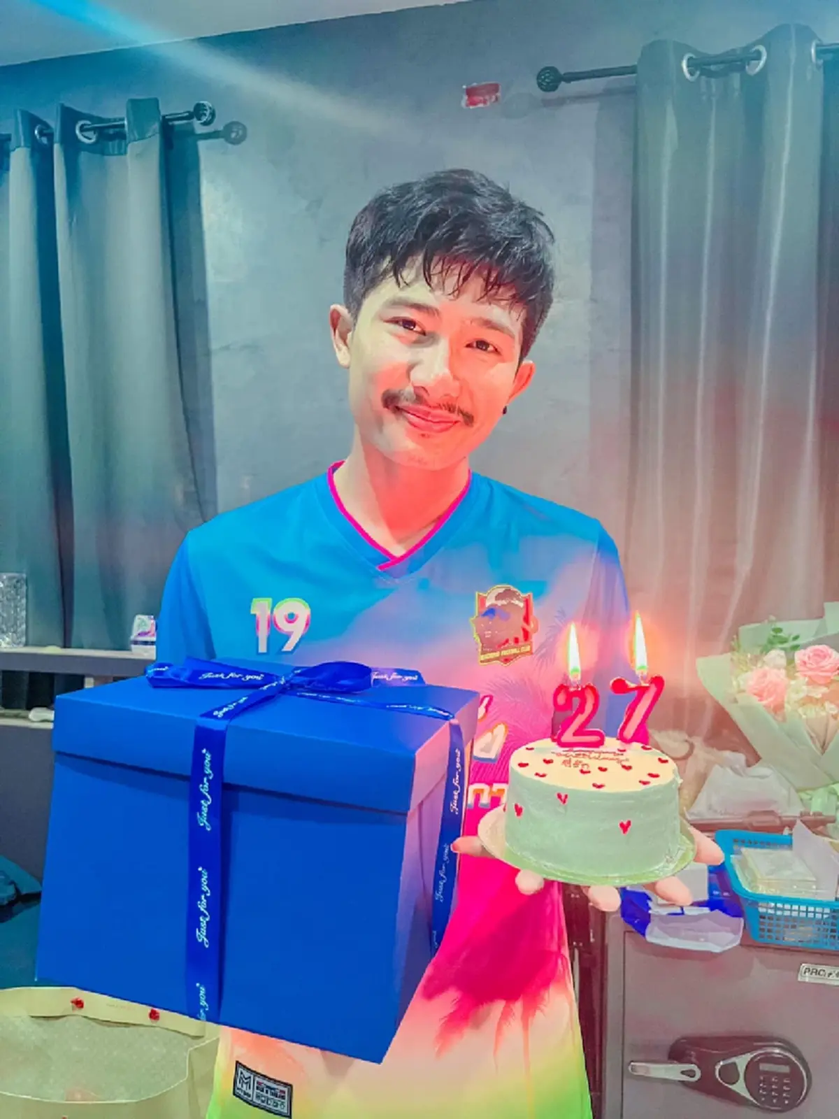 แม่น้ำหนึ่ง วันเกิดแฟน แฟนหนุ่ม เปย์ ทุ่มเงิน เปิดของขวัญ