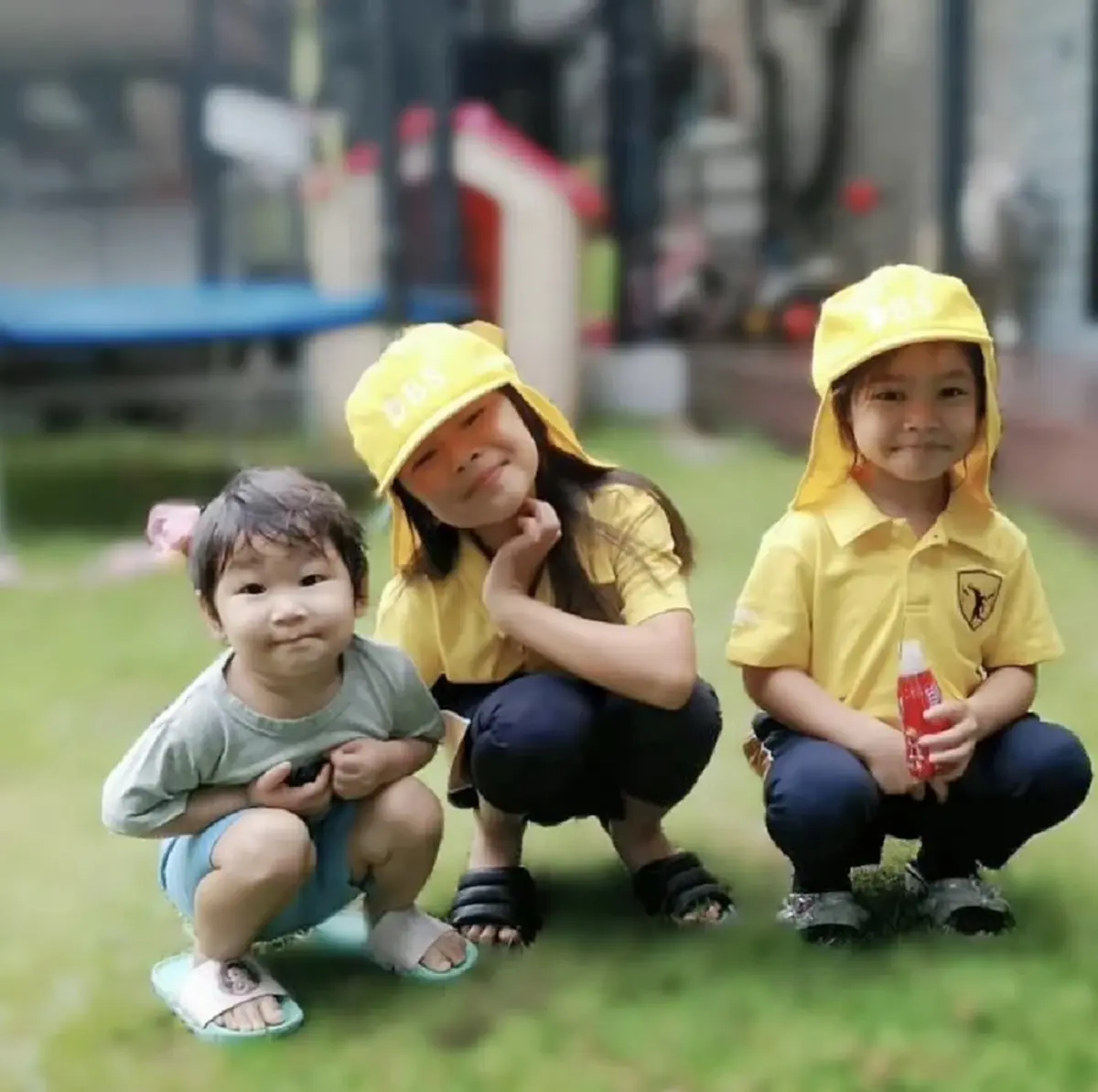 มิค บรมวุฒิ โพสต์คลิปลูกๆทั้ง 3 คน ปริม เปรม ปราง วิ่งไปต้อนรับคุณปู่กลับบ้าน