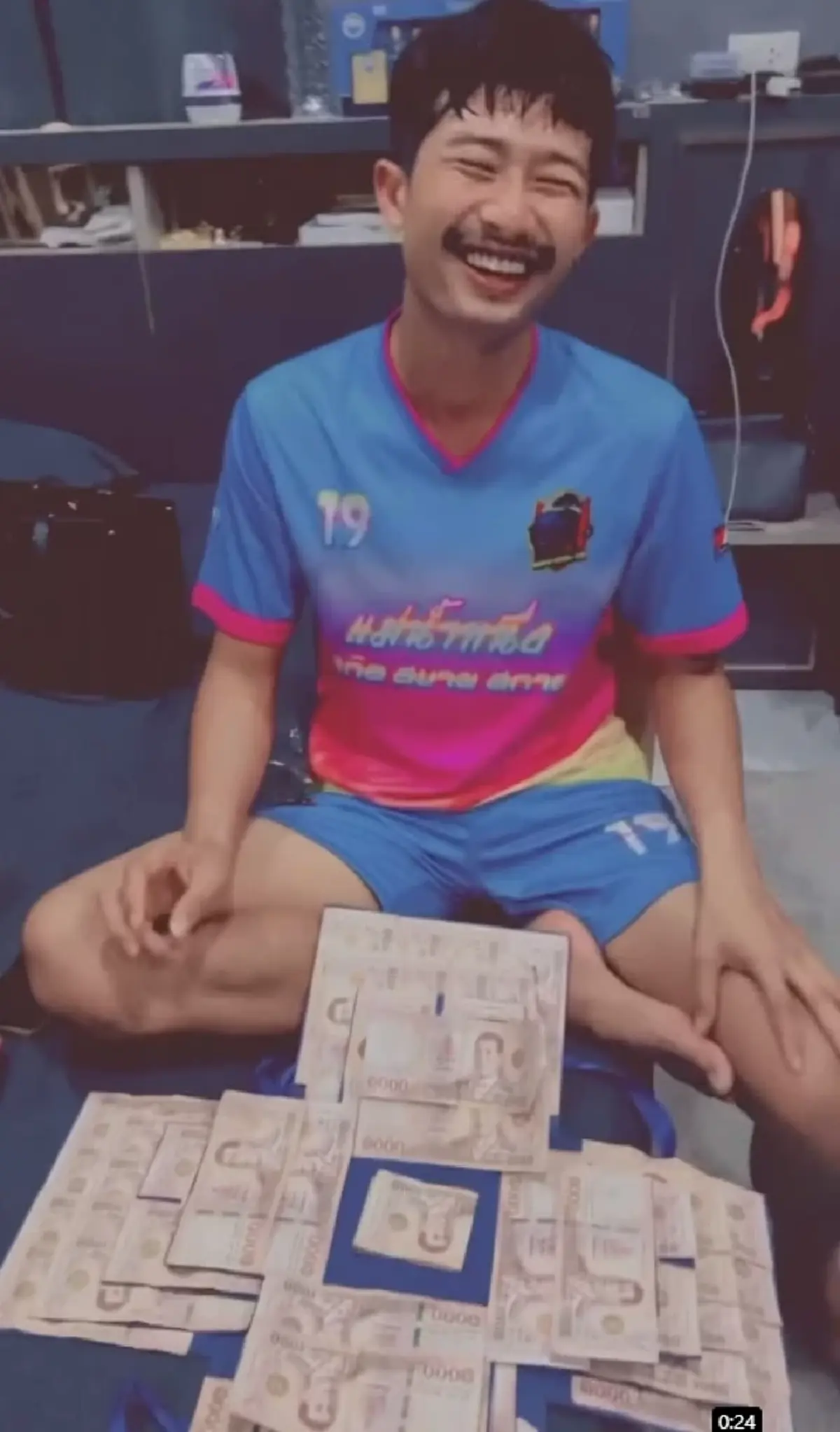 แม่น้ำหนึ่ง วันเกิดแฟน แฟนหนุ่ม เปย์ ทุ่มเงิน เปิดของขวัญ