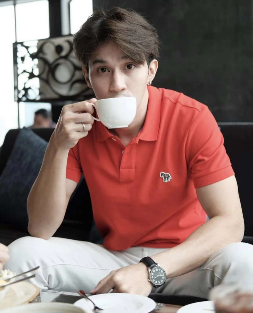 เอ็ม นันทวัฒน์ คู่กรณี ม้า คว้าไมค์กลางผับดัง ประกาศลั่นผมโดนตบ ไม่ได้โดนแตะ