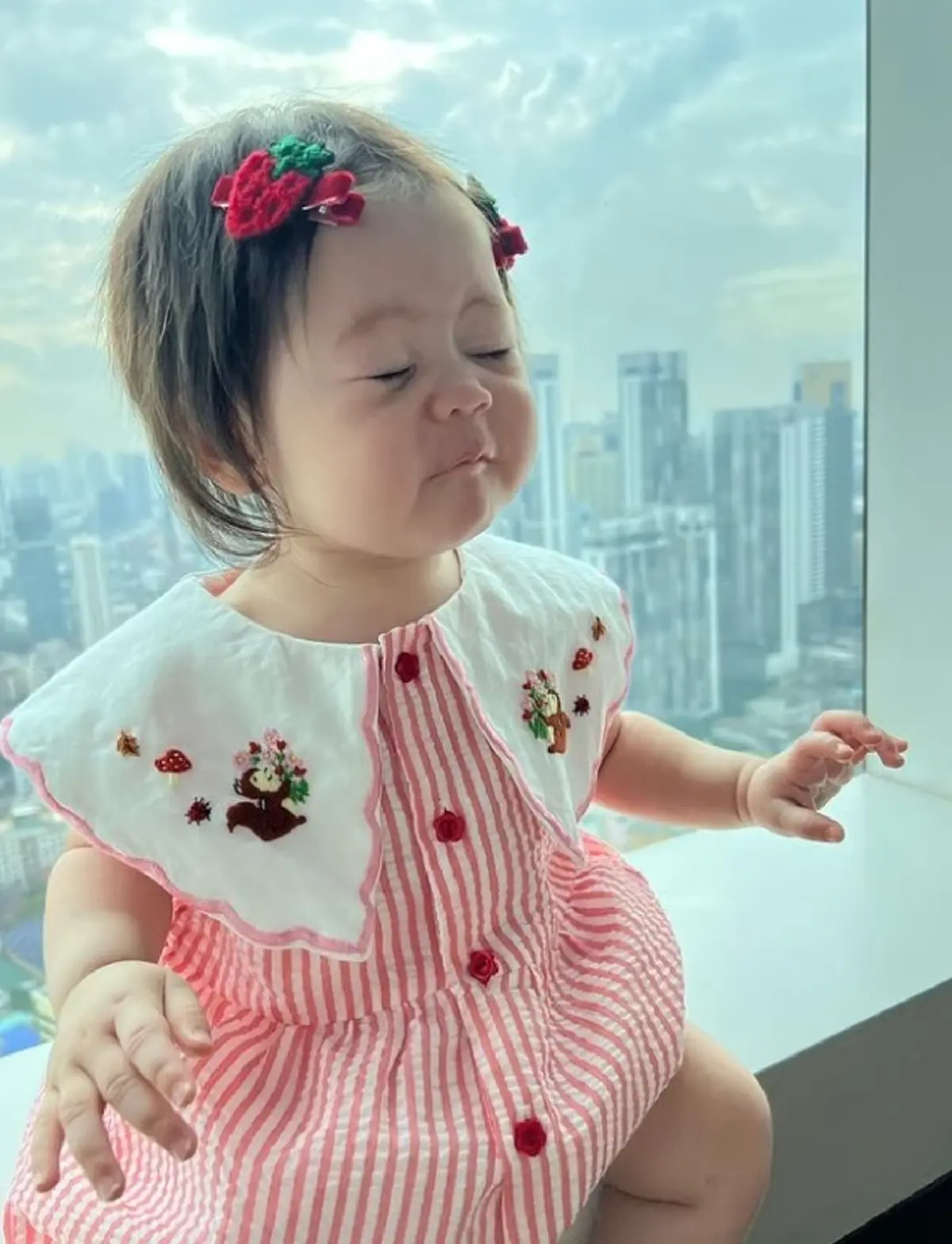 ชมพู่ อารยา อวดความน่ารัก น้องแอบิเกล ยิ้มหวานโชว์ฟัน 2 ซี่